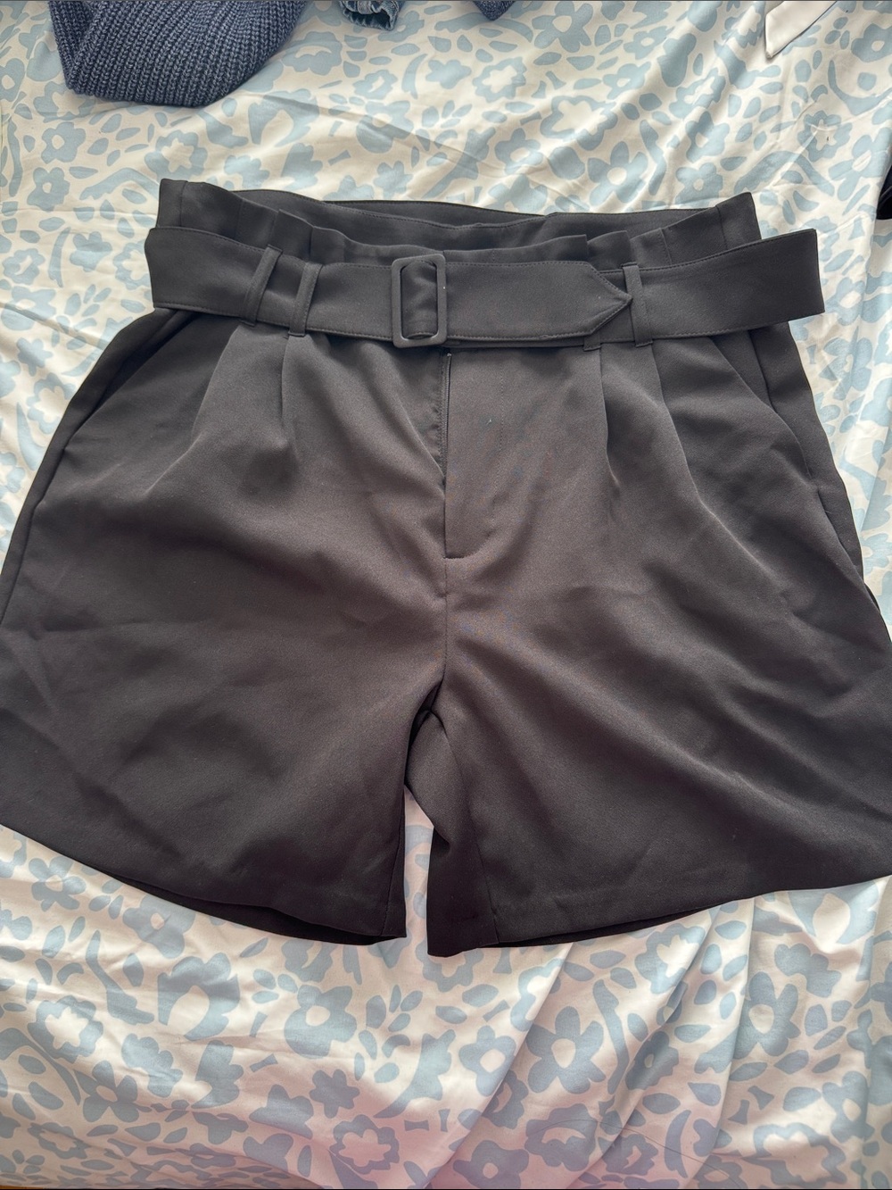 Laundry By Shelli Segal Black High-Waist Belted Paperbag Shorts